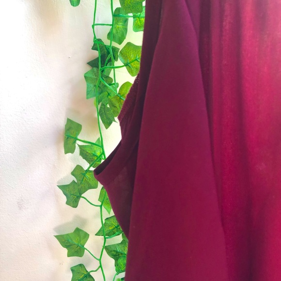 URBANOLOGY COLD SHOULDER TOP PURPLISH WINE - Picture 3 of 4